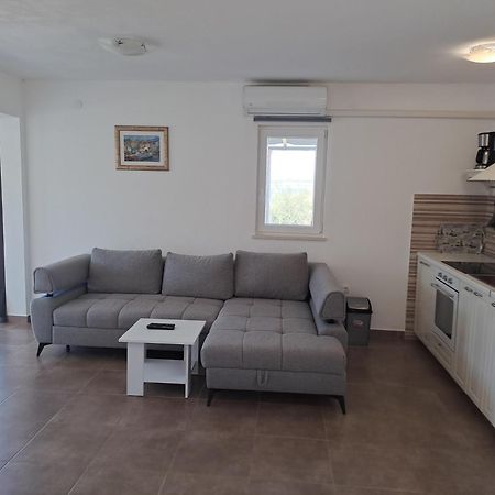 Nane Garden House With Heated Pool Villa Mirce Kültér fotó