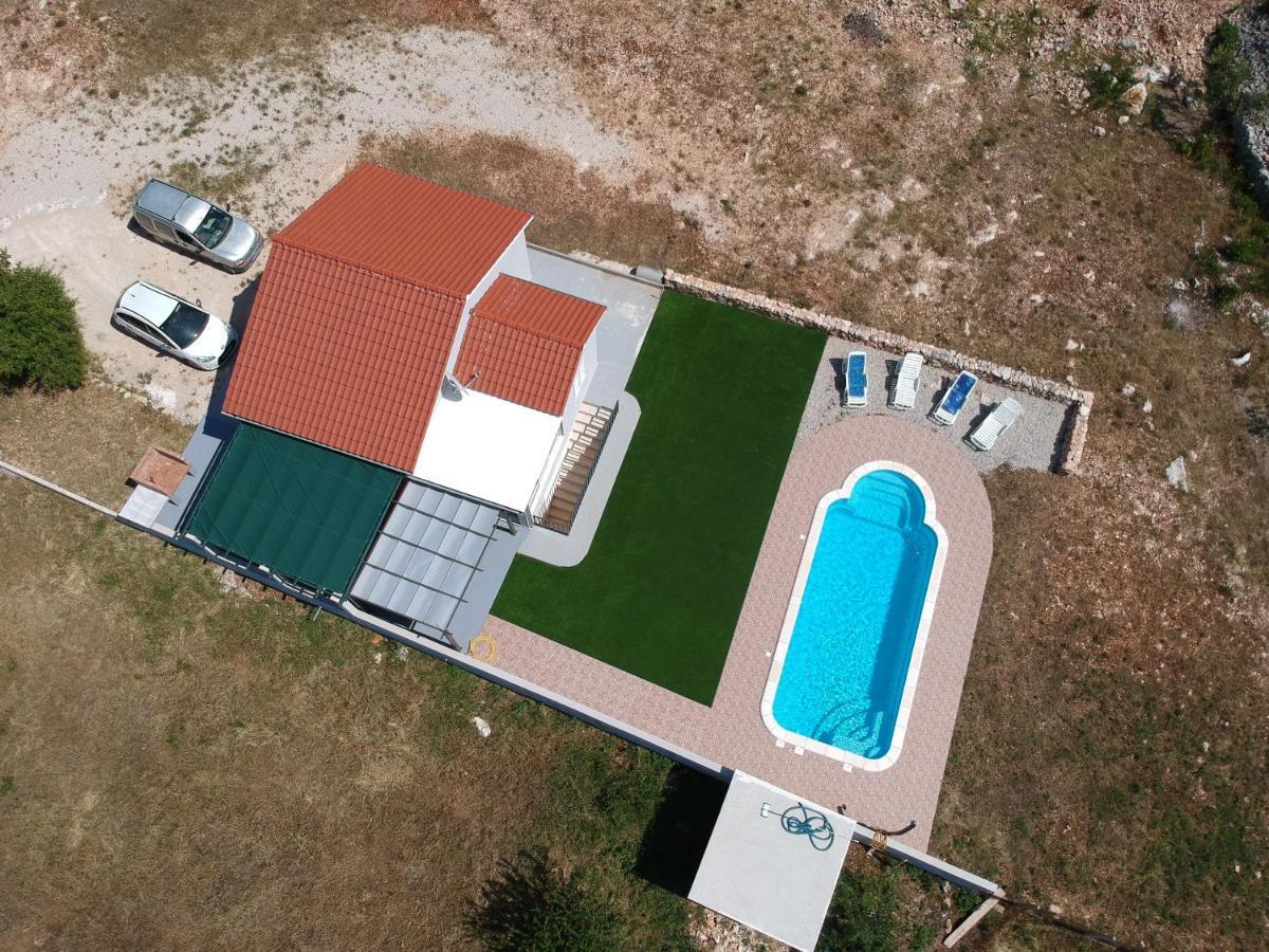 Nane Garden House With Heated Pool Villa Mirce Kültér fotó
