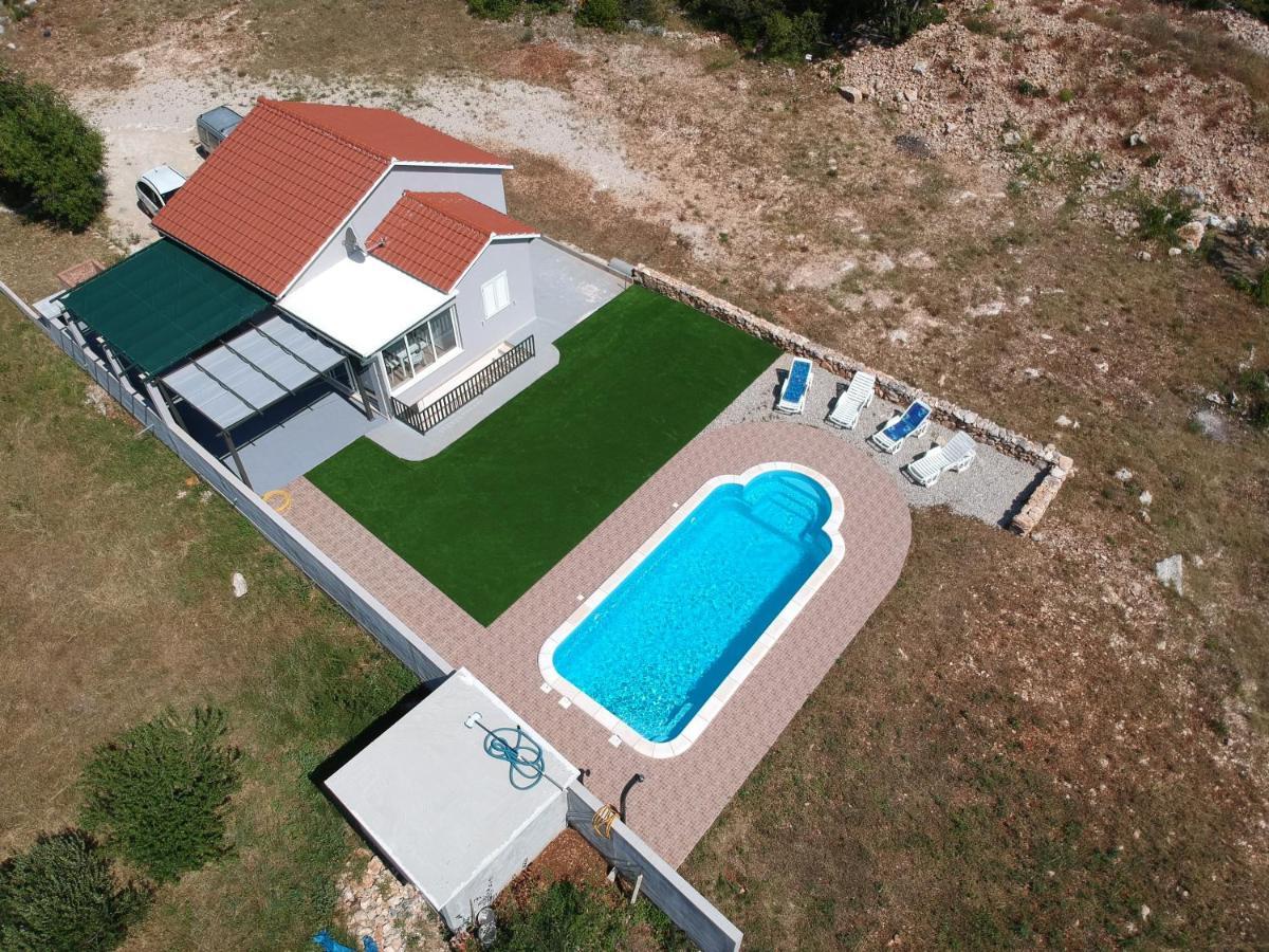 Nane Garden House With Heated Pool Villa Mirce Kültér fotó