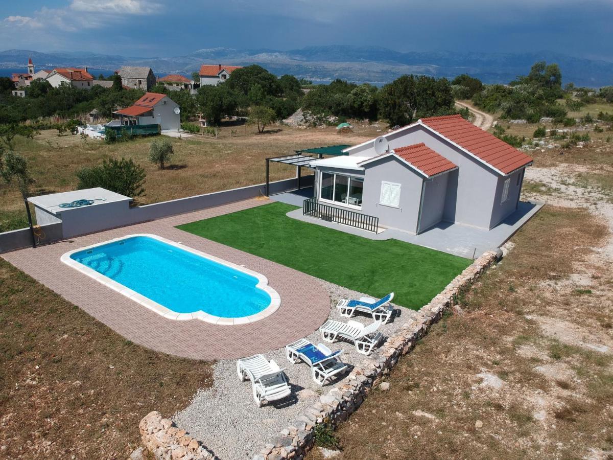 Nane Garden House With Heated Pool Villa Mirce Kültér fotó