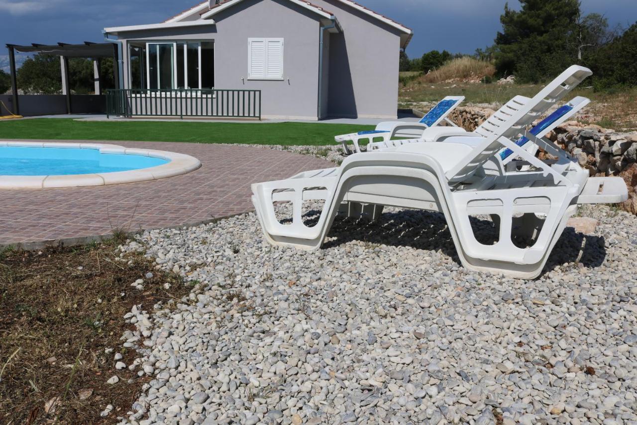 Nane Garden House With Heated Pool Villa Mirce Kültér fotó