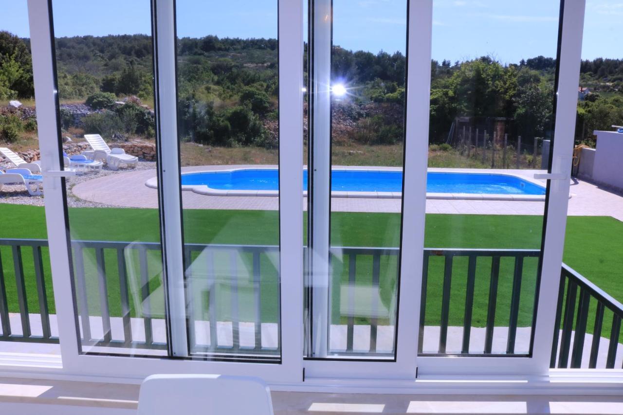 Nane Garden House With Heated Pool Villa Mirce Kültér fotó